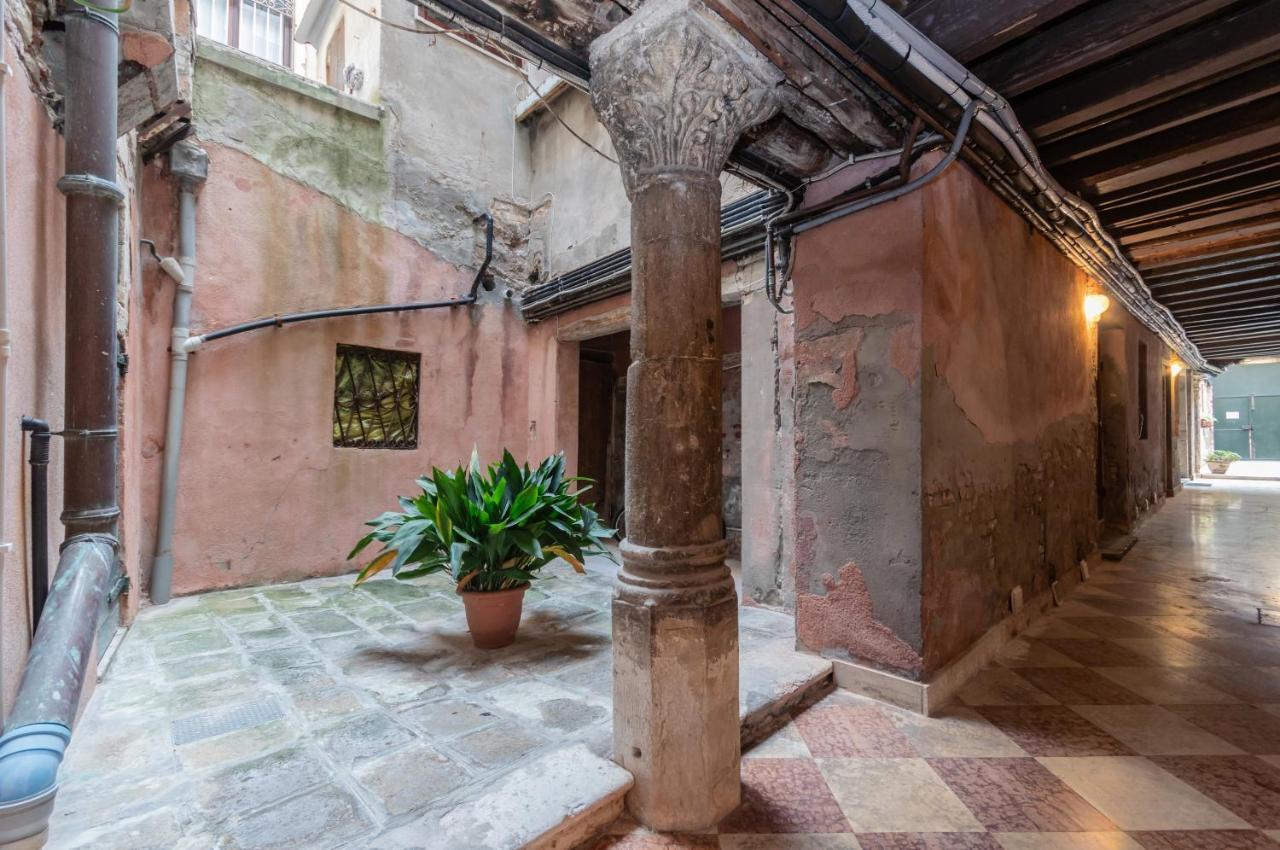 Palazzo Dolfin - Piazza San Marco Lovely Apartment Veneza Exterior foto